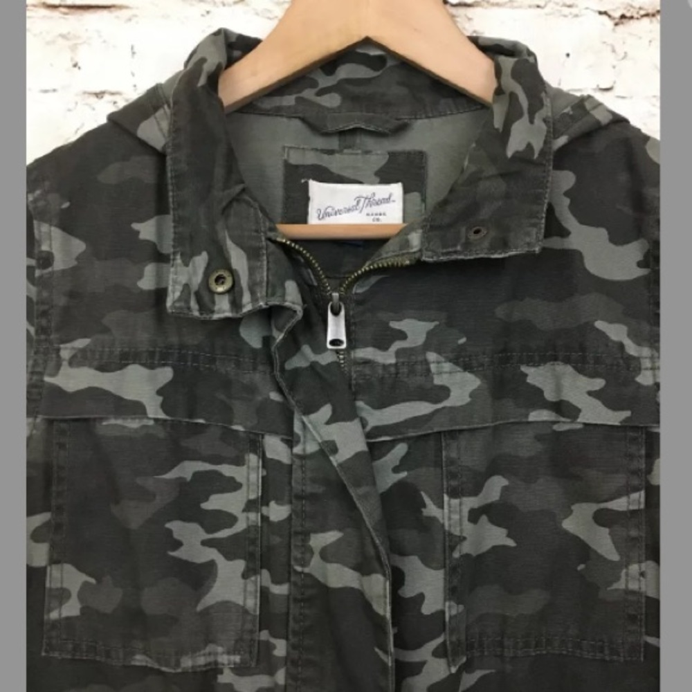Universal Threads Camo Anorak Utility Jacket - image 4